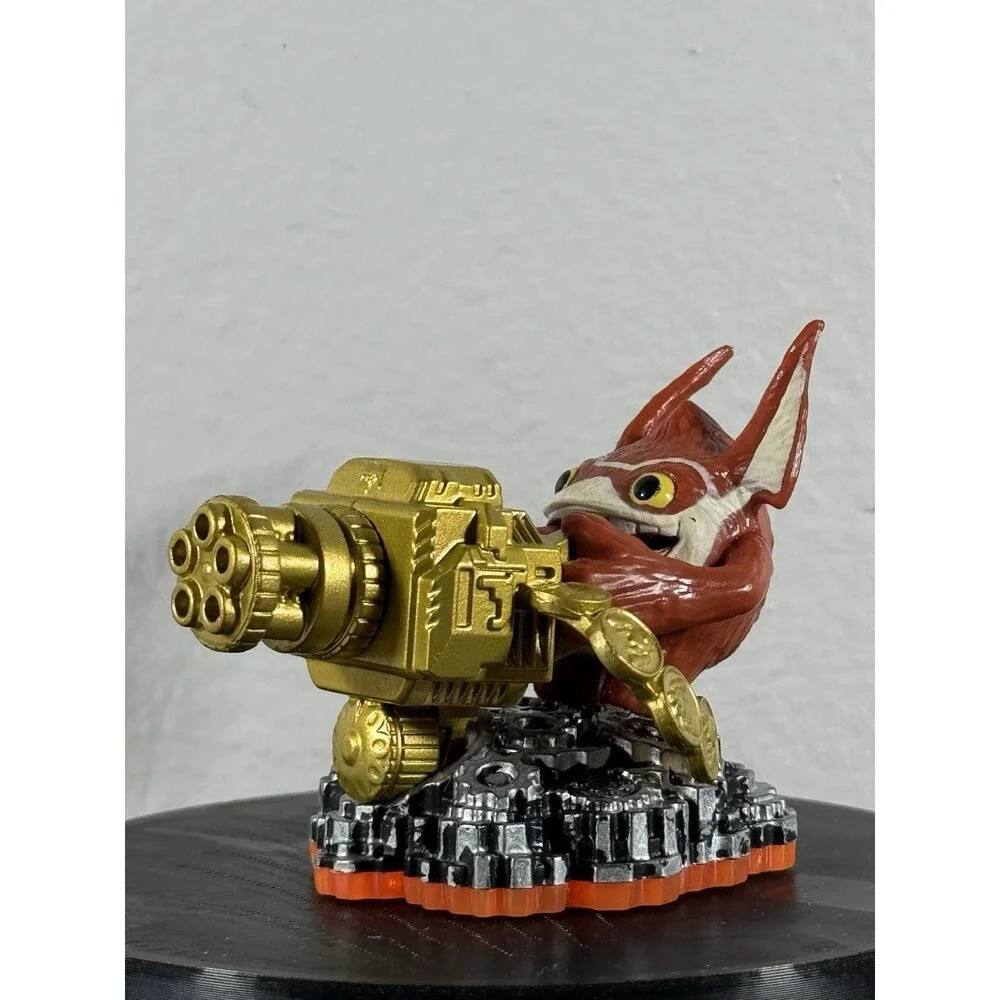 Skylanders GIANTS Character Figure: TRIGGER HAPPY (orange base)